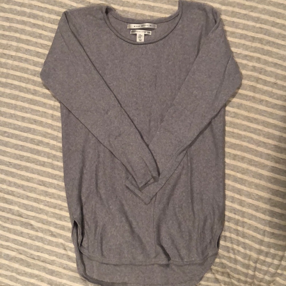 Max Studio grey high low sweater